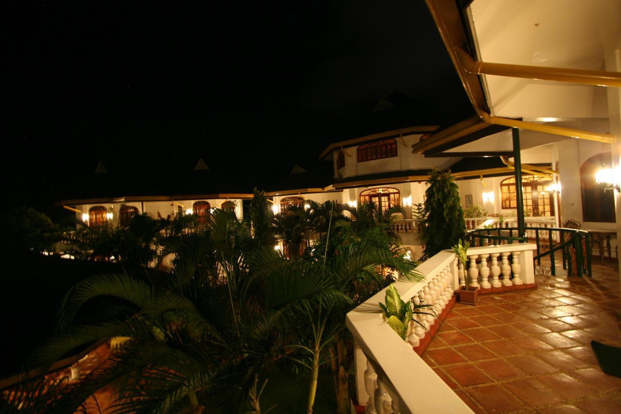 Dolce Vita Hotel Puerto Princesa Dış mekan fotoğraf